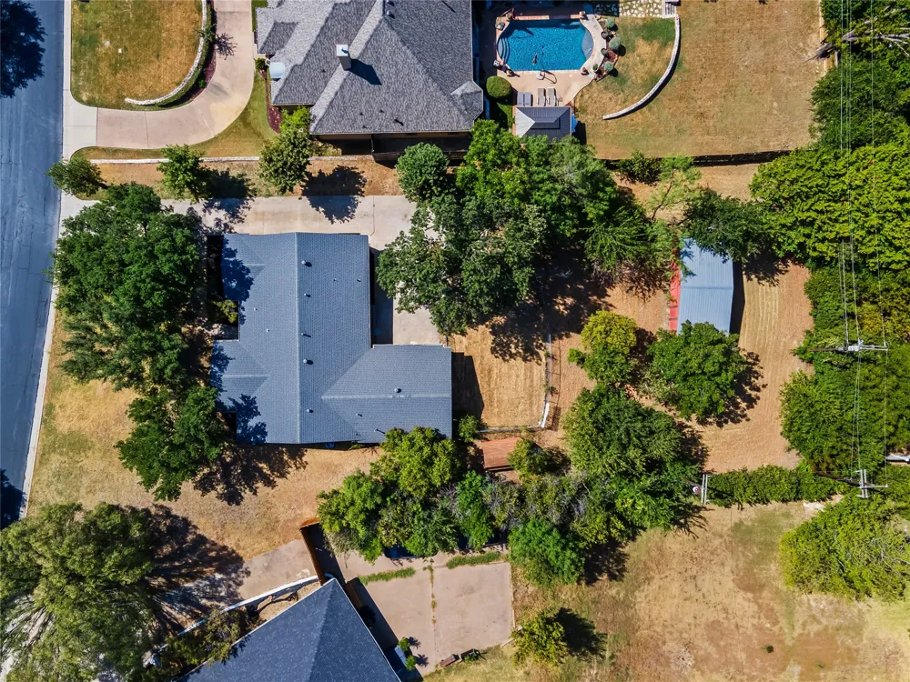 909 Robertson Road Grand Prairie, TX 75050