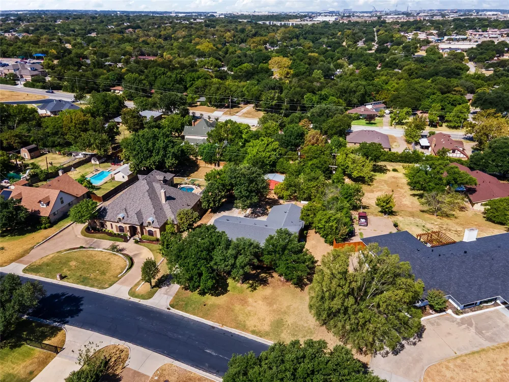 909 Robertson Road Grand Prairie, TX 75050