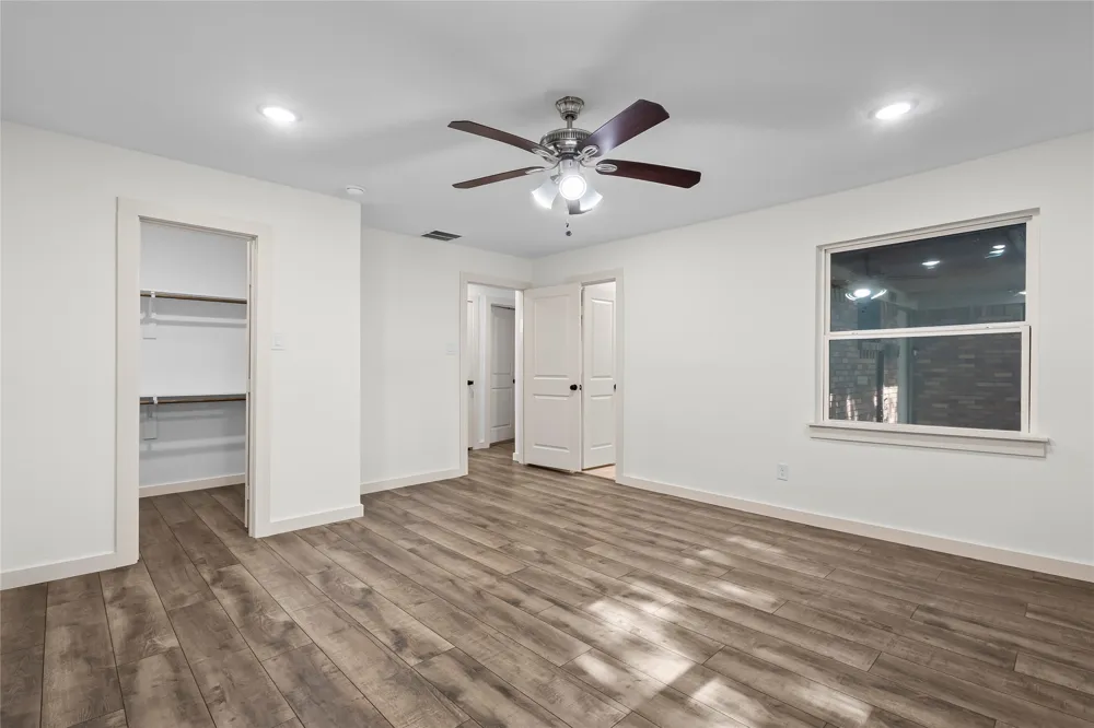 909 Robertson Road Grand Prairie, TX 75050