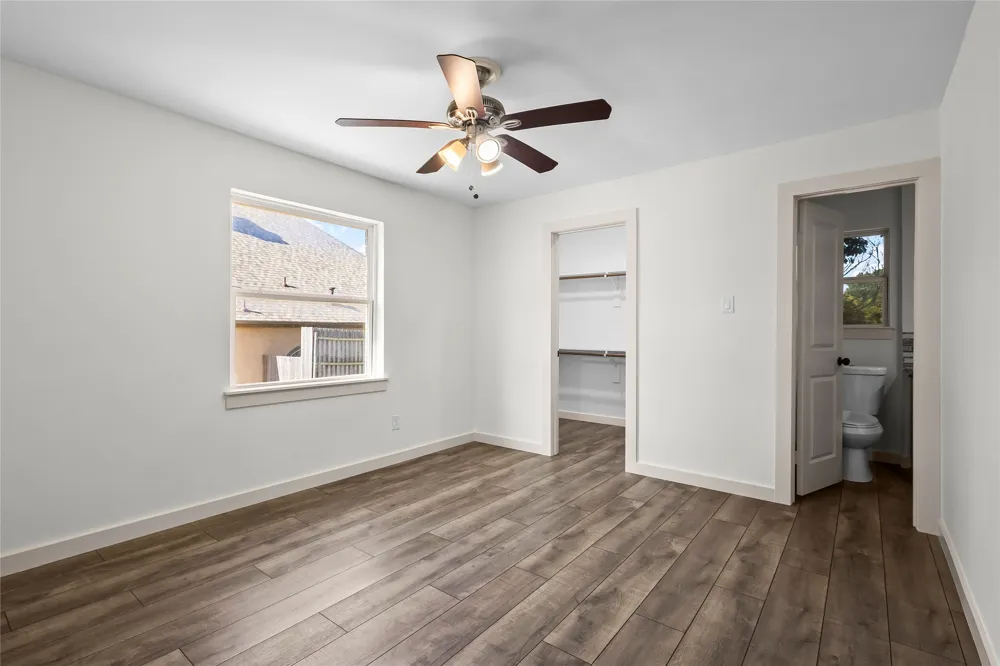 909 Robertson Road Grand Prairie, TX 75050