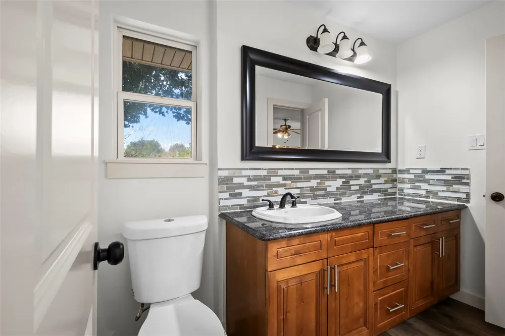 909 Robertson Road Grand Prairie, TX 75050