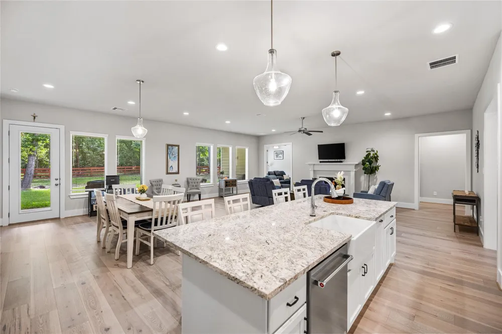 8927 Catamaran Way Montgomery, TX 77316