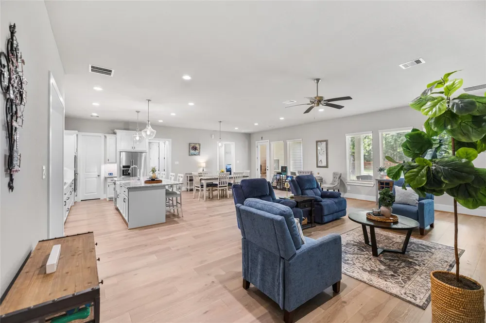 8927 Catamaran Way Montgomery, TX 77316
