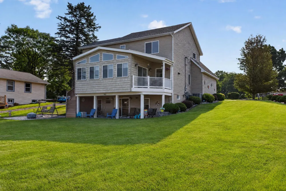165 Hawthorne Drive Brooklyn, MI 49230