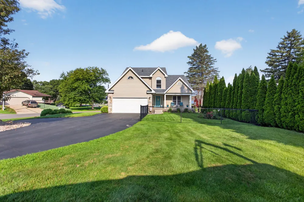 165 Hawthorne Drive Brooklyn, MI 49230