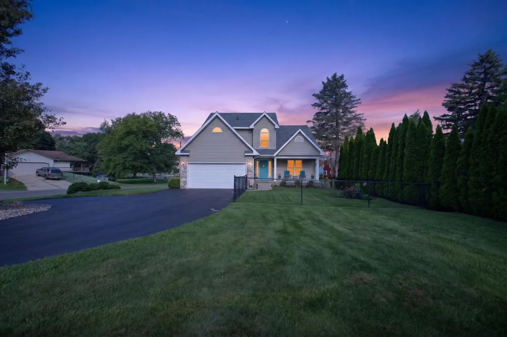 165 Hawthorne Drive Brooklyn, MI 49230