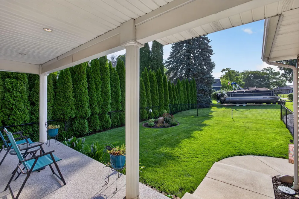 165 Hawthorne Drive Brooklyn, MI 49230