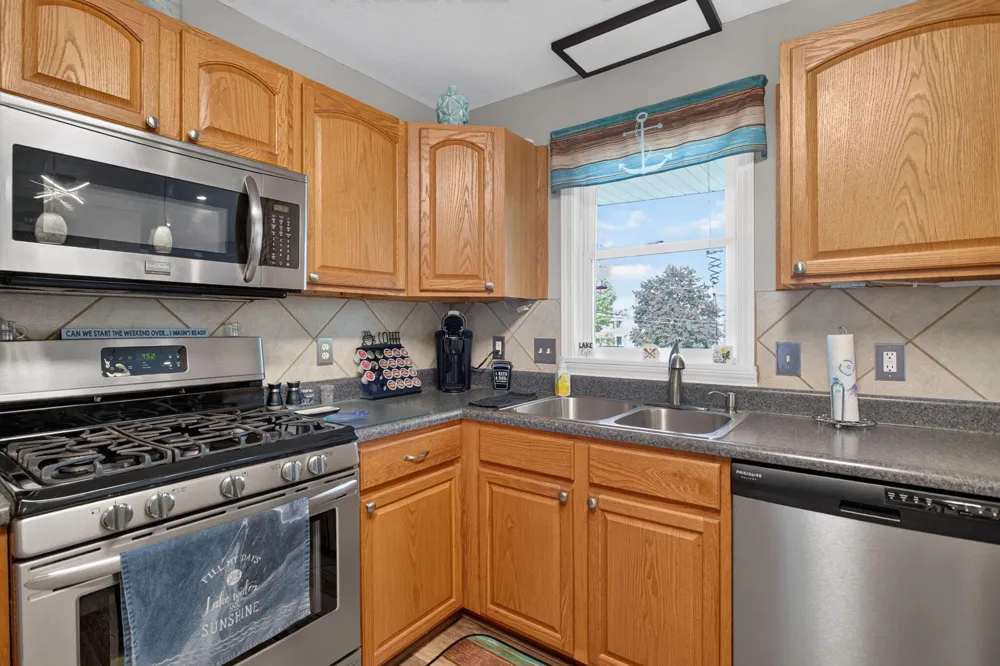 165 Hawthorne Drive Brooklyn, MI 49230
