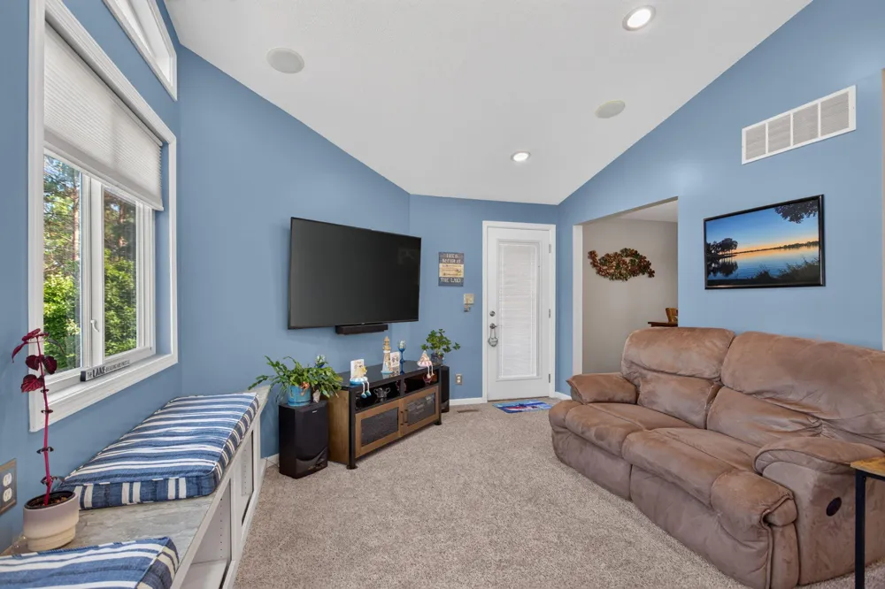 165 Hawthorne Drive Brooklyn, MI 49230