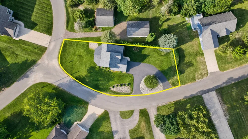 165 Hawthorne Drive Brooklyn, MI 49230