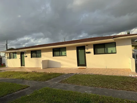 30 NW 56th Ct