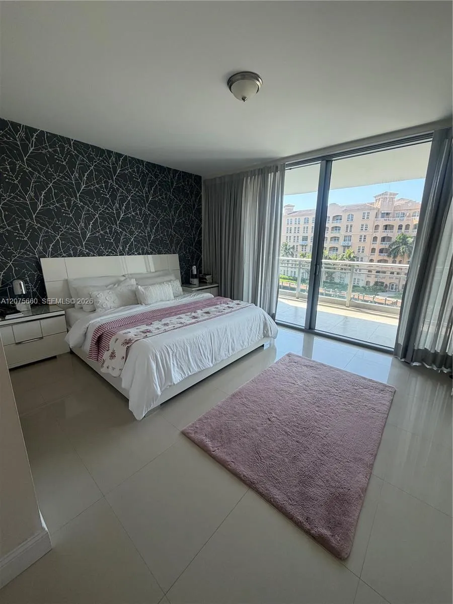 2950 NE 188th St #325 Aventura, FL 33180