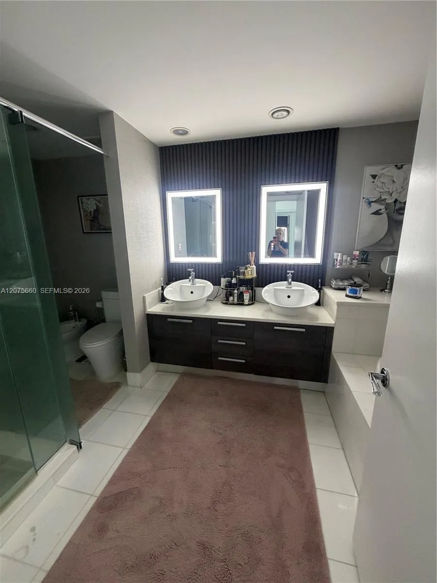 2950 NE 188th St #325 Aventura, FL 33180