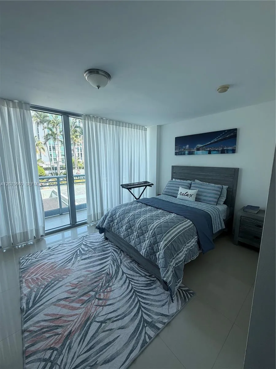 2950 NE 188th St #325 Aventura, FL 33180