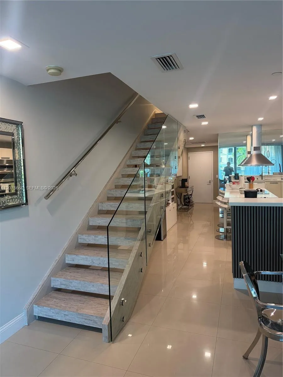 2950 NE 188th St #325 Aventura, FL 33180