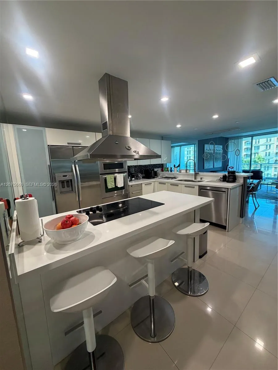 2950 NE 188th St #325 Aventura, FL 33180