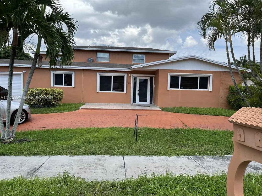 18105 NW 81st Ct Hialeah, FL 33015