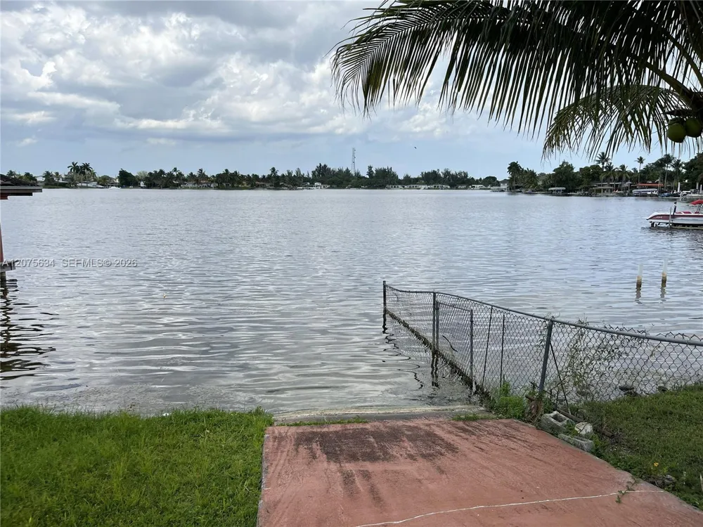 18105 NW 81st Ct Hialeah, FL 33015