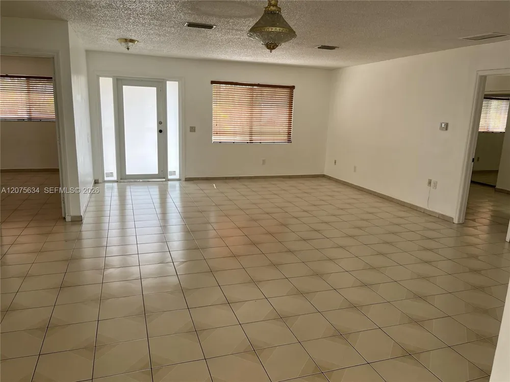 18105 NW 81st Ct Hialeah, FL 33015