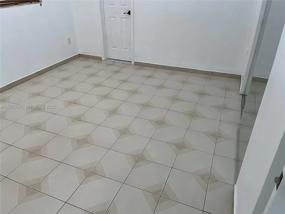 18105 NW 81st Ct Hialeah, FL 33015