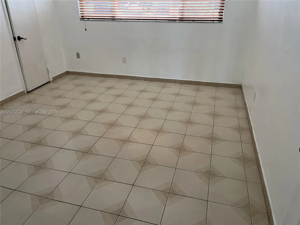 18105 NW 81st Ct Hialeah, FL 33015
