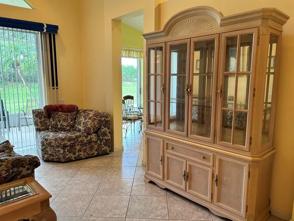 438 Sunview Way Port St. Lucie, FL 34986