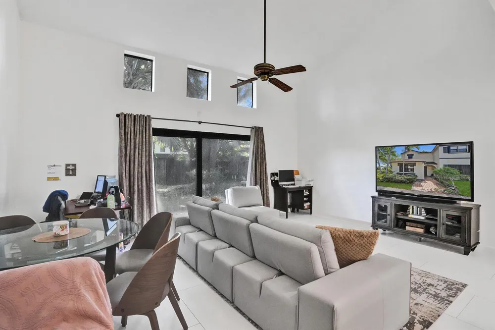 7387 NW 34th Street Lauderhill, FL 33319