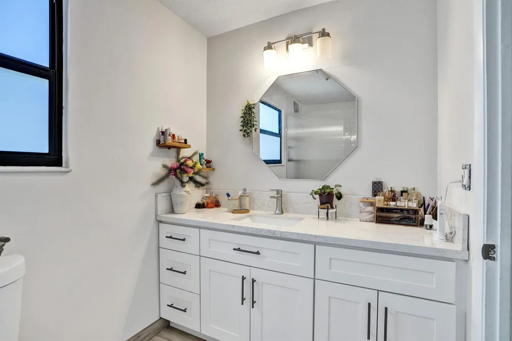 7387 NW 34th Street Lauderhill, FL 33319