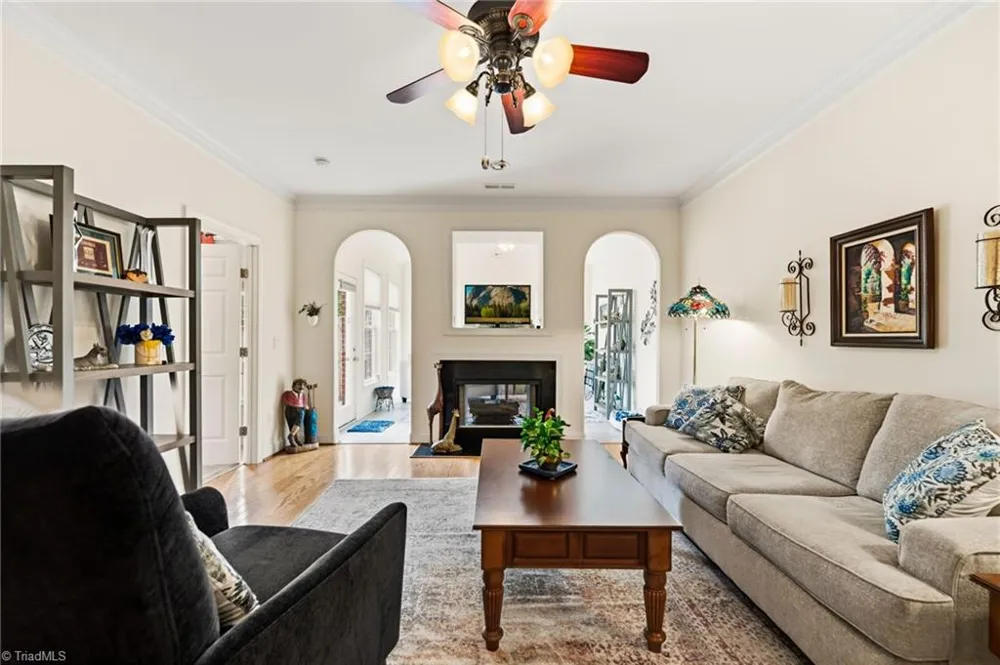 5252 Esher Drive Walkertown, NC 27051