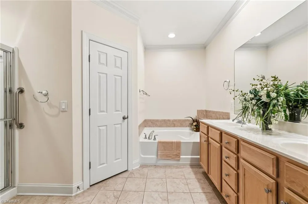 5252 Esher Drive Walkertown, NC 27051