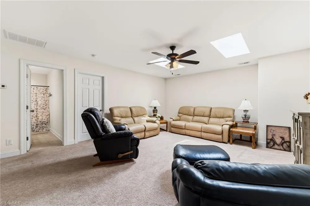 5252 Esher Drive Walkertown, NC 27051