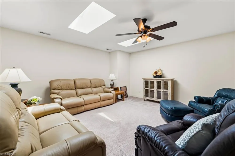 5252 Esher Drive Walkertown, NC 27051