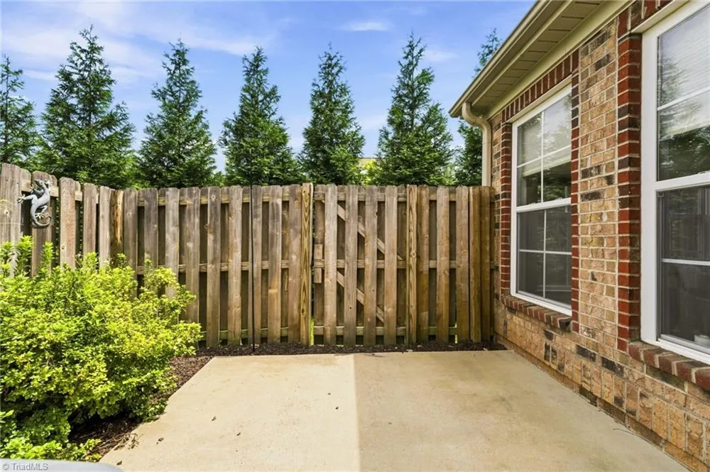 5252 Esher Drive Walkertown, NC 27051