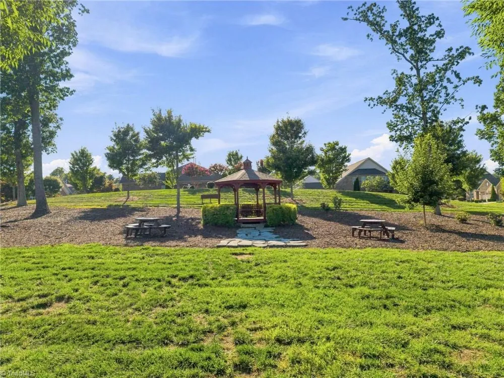5252 Esher Drive Walkertown, NC 27051