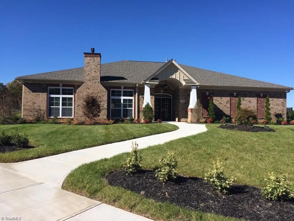 5252 Esher Drive Walkertown, NC 27051