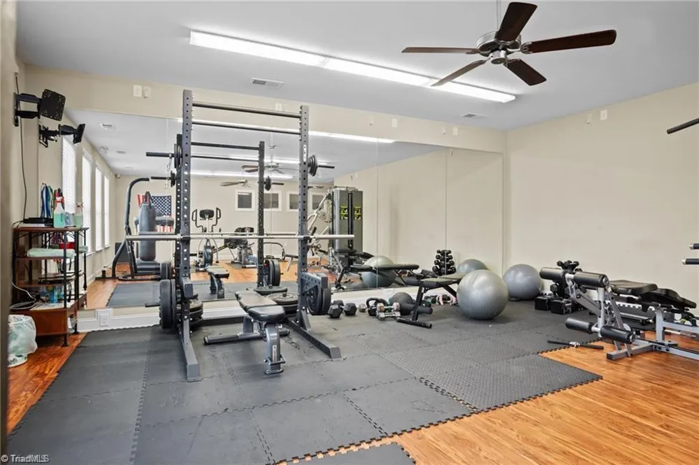 5252 Esher Drive Walkertown, NC 27051