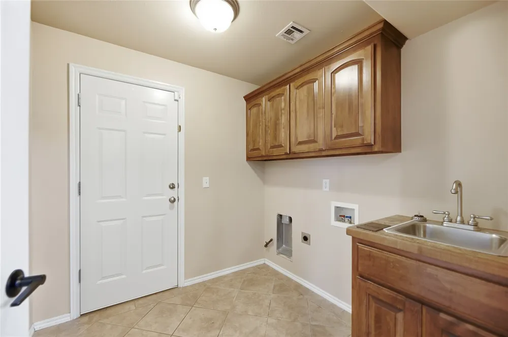 2505 S 10th Street Broken Arrow, OK 74012