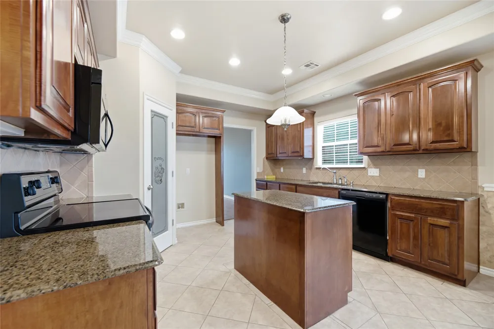 2505 S 10th Street Broken Arrow, OK 74012