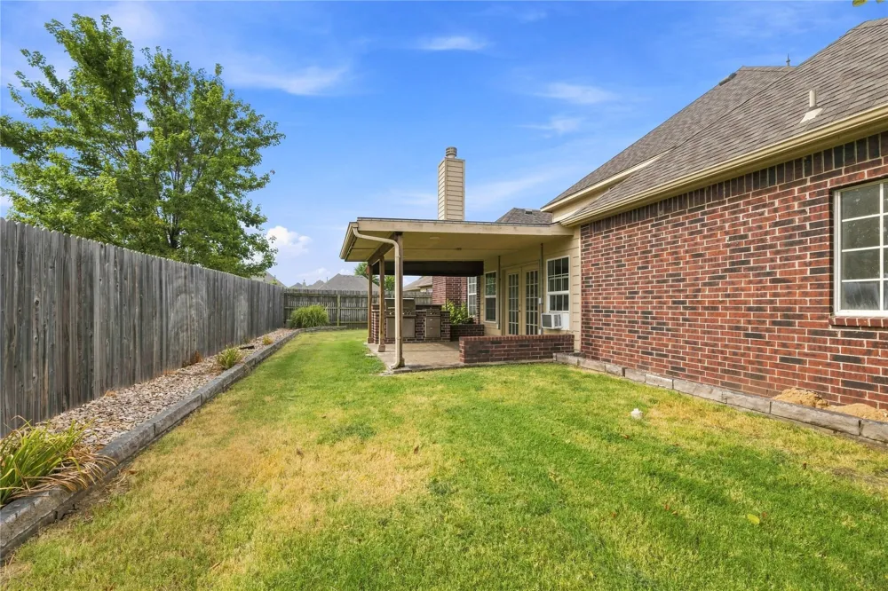 2505 S 10th Street Broken Arrow, OK 74012