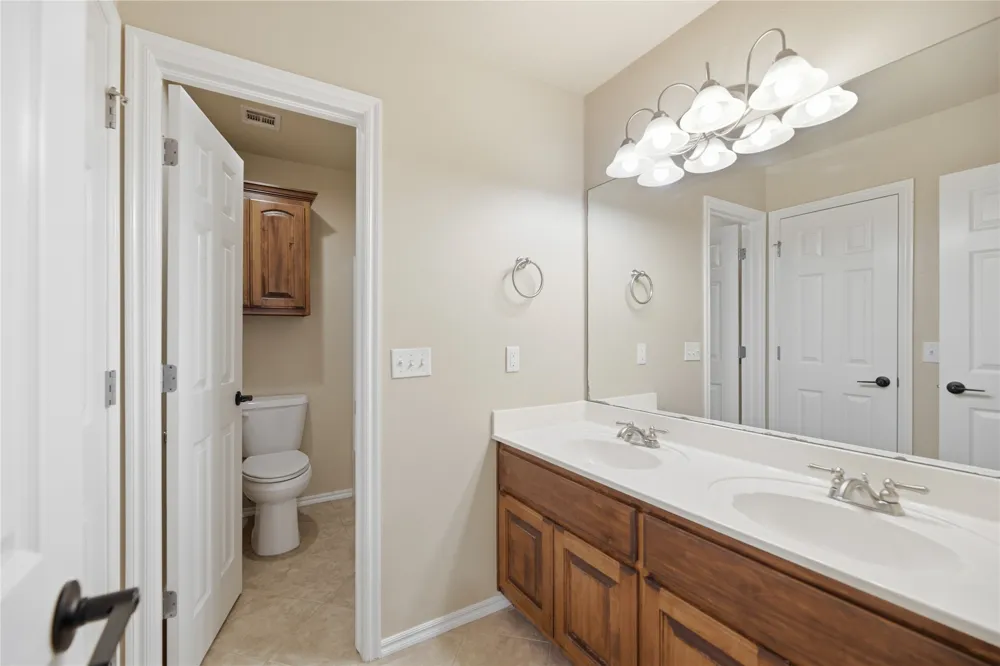 2505 S 10th Street Broken Arrow, OK 74012