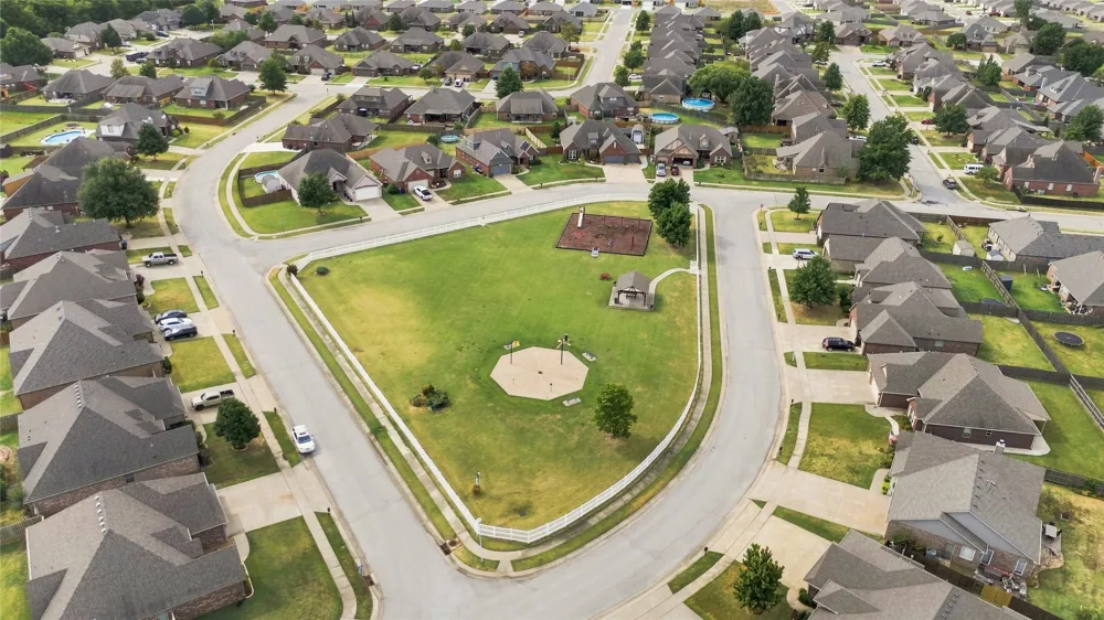 2505 S 10th Street Broken Arrow, OK 74012