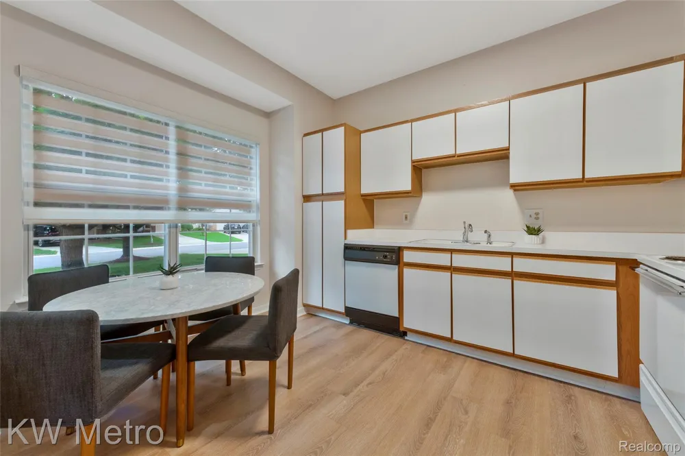41874 Cantebury Drive Novi City, MI 48377