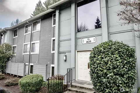 4635 W Lake Sammamish Parkway SE #G305