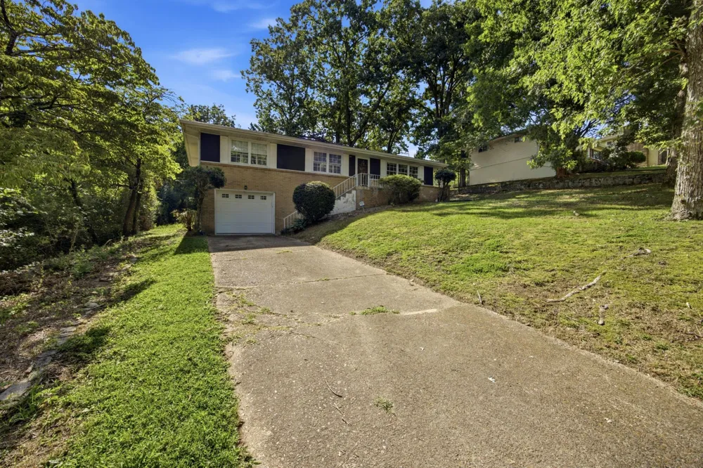 1406 Melody Lane Chattanooga, TN 37412