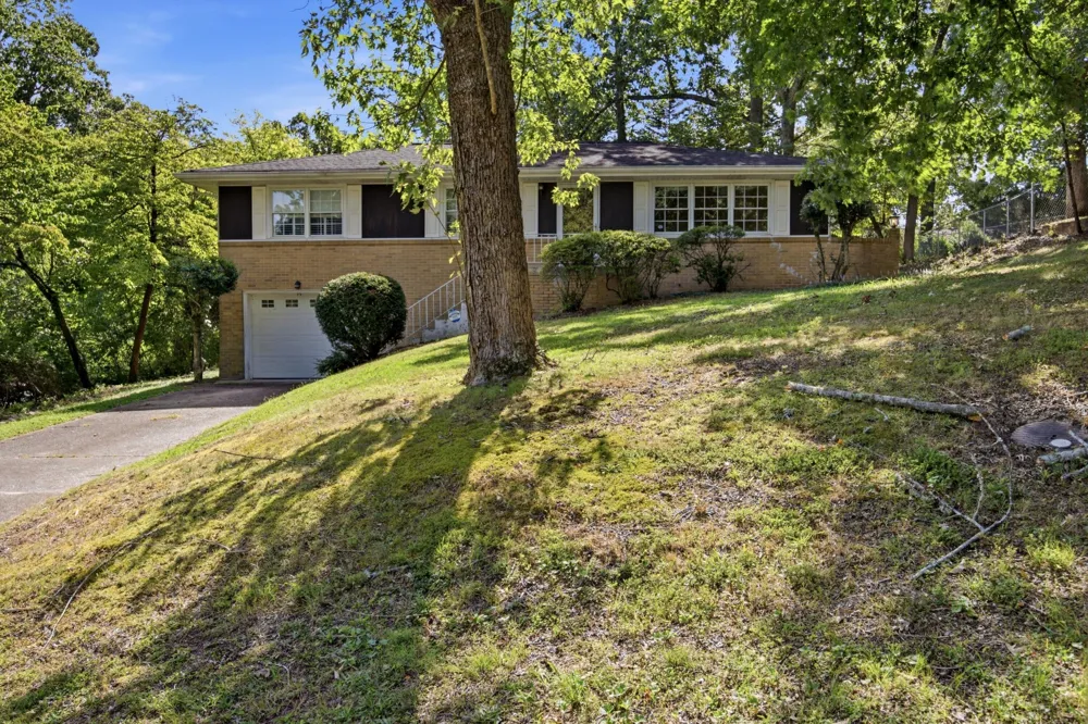 1406 Melody Lane Chattanooga, TN 37412