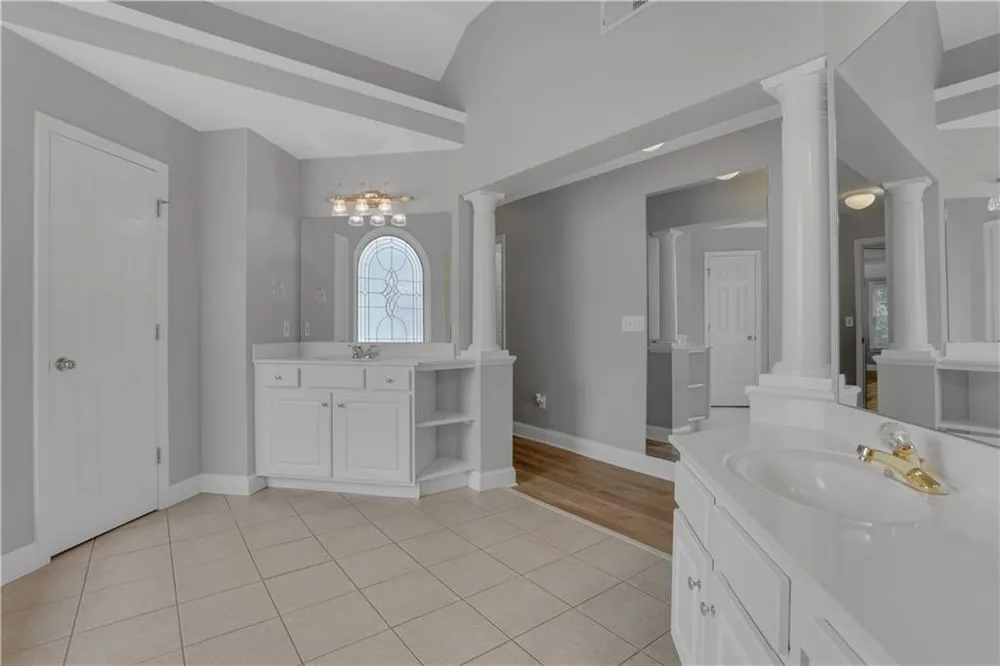5150 Oak Plantation Walk Lilburn, GA 30047