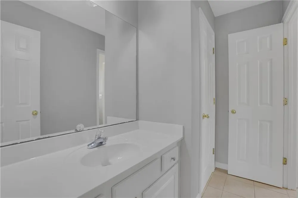 5150 Oak Plantation Walk Lilburn, GA 30047