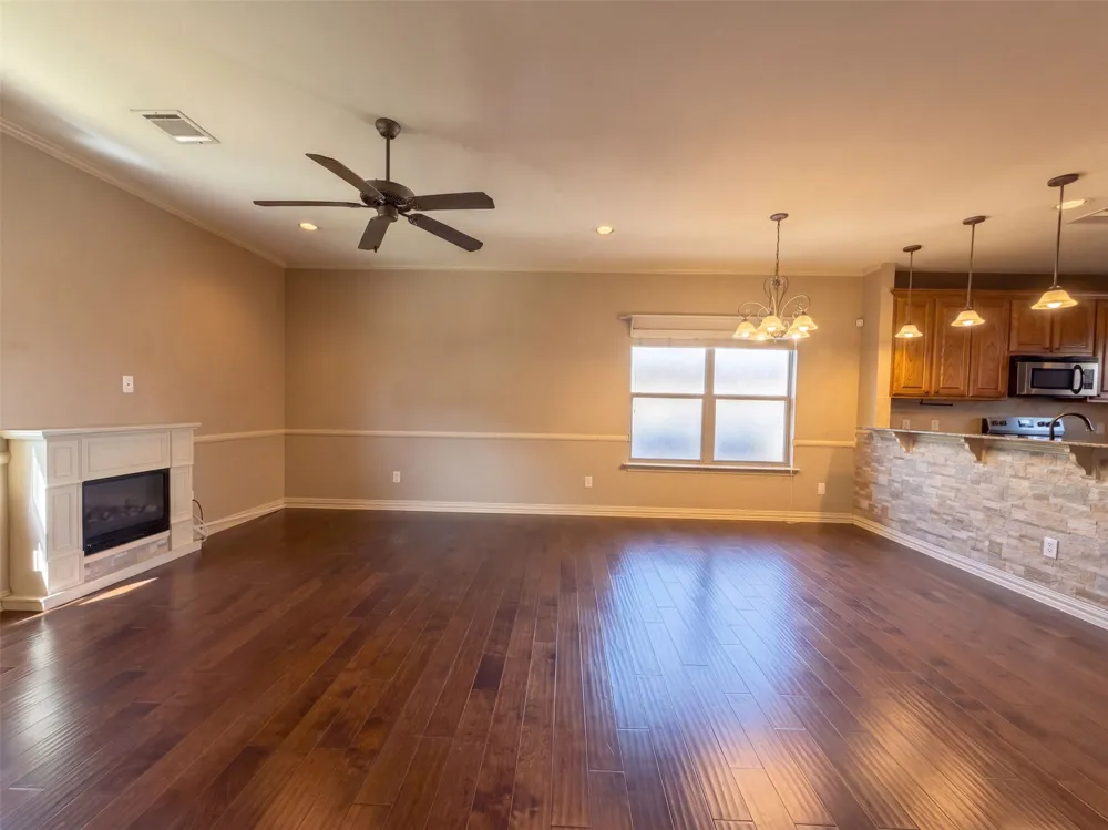 5107 Chesterfield Place Arlington, TX 76017