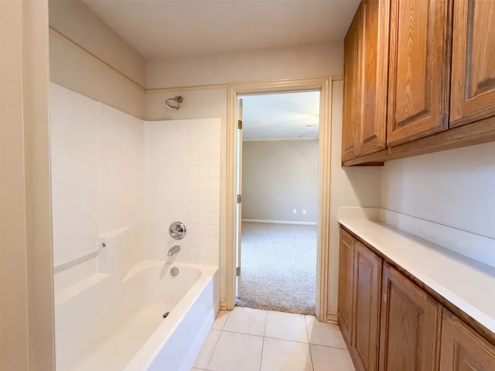 5107 Chesterfield Place Arlington, TX 76017