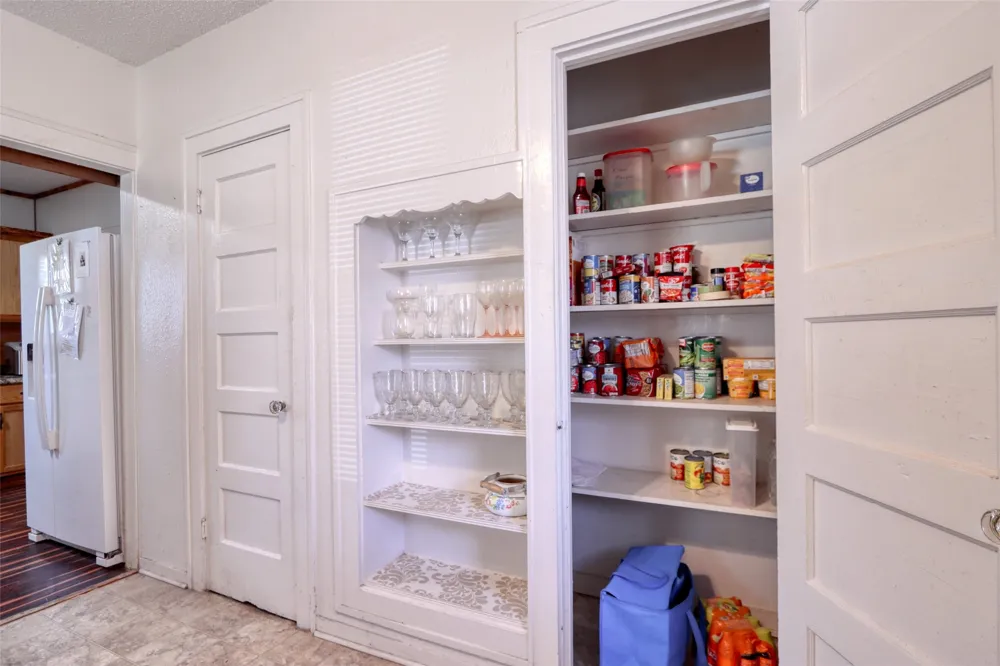 200 E Crossmain Milford, TX 76670